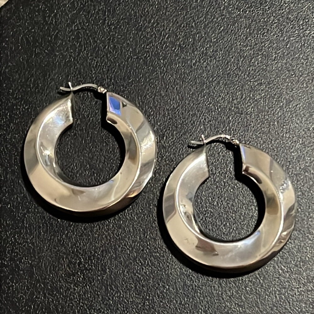 Sundance Sterling Silver Abstract Twisty Puff Chunky Hoop Earrings - Picture 8 of 14